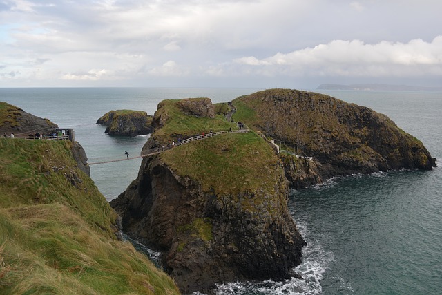 Rope-Bridge-in-Carrick-a-Rede-All-The-Information-You-Need.jpg